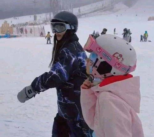 爆料滑雪教练视频大全集,揭秘滑雪技巧与训练方法  第1张