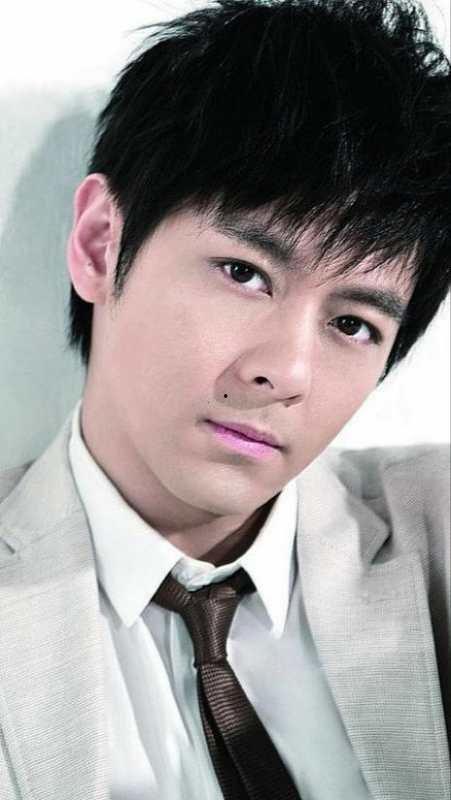 娱乐圈爆料博白男星是谁,揭秘白男星真实身份  第1张